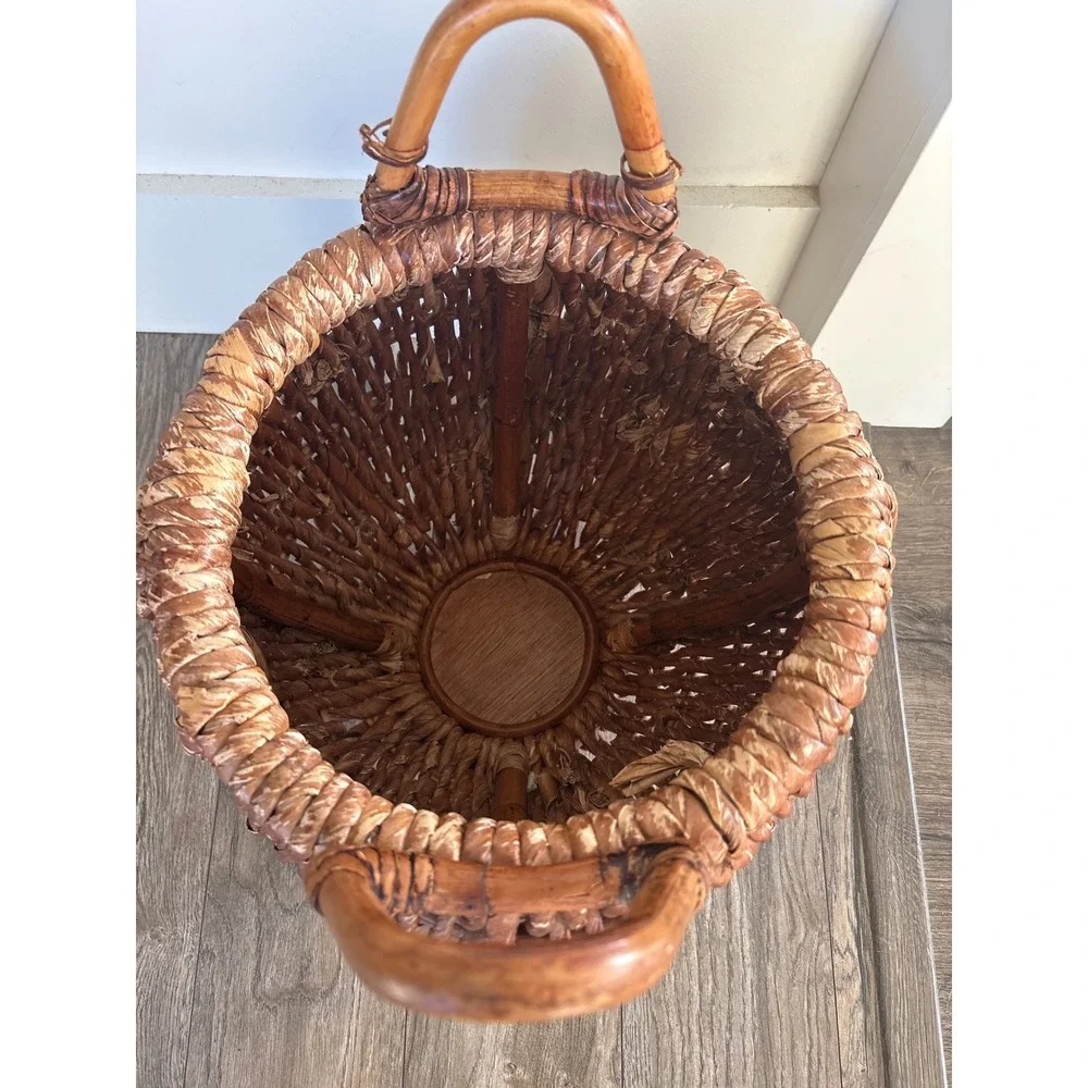 Vintage Hand‎ Woven Wicker Basket Brown Twisted Fiber